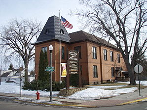 Isanti County Courthouse in Cambridge