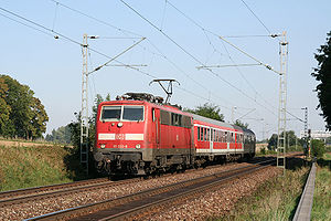 111 032 mit einer RegionalBahn zwischen Ingolstadt und Eichstätt