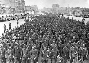 Öffentliche Zurschaustellung von 57.000 gefangenen deutschen Soldaten (Moskau, 17. Juli 1944)