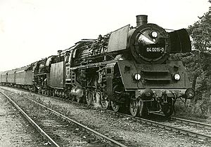Dampflokomotive 19 015 bei einer Sonderfahrt