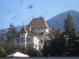 2009-10-20 111909 Schloss Rundeg.JPG