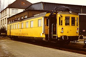 DB Tunnelmesswagen 712 001 im Bw Karlsruhe 1985