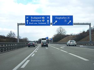 A4 Richtung Ungarn an der Anschlussstelle Flughafen Wien