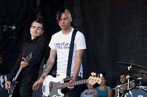 Justin Sane und Chris #2 von Anti-Flag auf der Warped Tour 2006