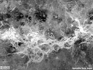 Radarbild von Aphrodite Terra. Aufnahme mittels der Raumsonde Magellan.