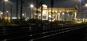 Bahnhof Köln Eifeltor bei Nacht.jpg