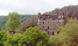Burg Balduinseck von Süden