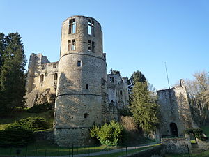 Die Ruine der Burg Beaufort von Südosten
