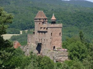 Burg Berwartstein aus Süden (von Klein-Frankreich aus)