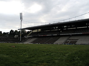 Die Haupttribüne des Bökelbergstadions im Oktober 2005