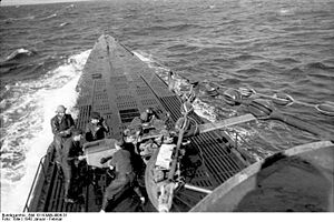 Bundesarchiv Bild 101II-MW-4006-31, U-Boot U-123 in See.jpg