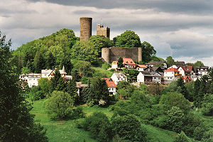 Die Burg Reifenberg im Jahr 2002