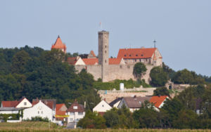 Burg Abenberg über der Stadt