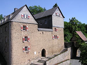 Hauptgebäude der Burg Hessenstein