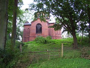 Kirchenruine auf dem Burghügel