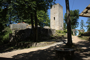 Hauptburg mit Bergfried
