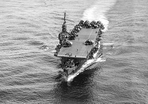 Bugansicht der USS Cowpens 1945.