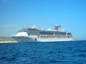 Die Carnival Pride auf Reede vor Cabo San Lucas.