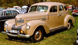 Chrysler Royal C-22 4-Door Sedan 1939.jpg