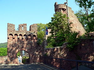 Clingenburg, südliche Eingangsseite