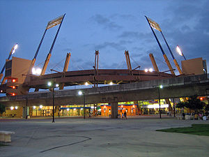 Das Estadio Juan Ramón Loubriel am Abend