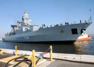 Fregatte Sachsen (F 219) im Hafen von Mayport, Florida