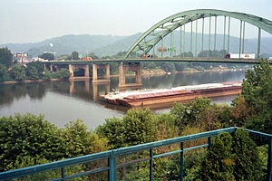 Fort Henry Bridge looking towards Ohio, in Wheeling, West Virginia - 20040706.jpg