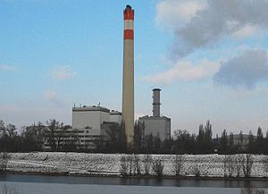Das Kraftwerk Donaustadt von der Donauinsel aus