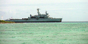 HMS Fearless (L10) 2001.jpg
