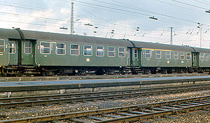 Dreiachsige Umbauwagen 1970 in Heilbronn Hbf