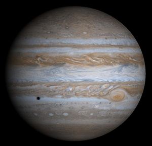 Jupiter in natürlichen Farben mit Schatten des Mondes Europa, fotografiert von der Raumsonde Cassini