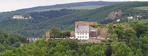 Die Kyrburg, Stein-Kallenfels und Schloss Wartenstein im Hintergrund
