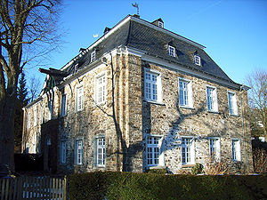 Haupthaus von Burg Lützinghausen, Süd-West-Ecke (2006)
