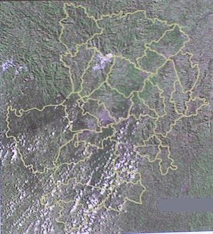 Satellitenbild mit Gemeindegrenzen