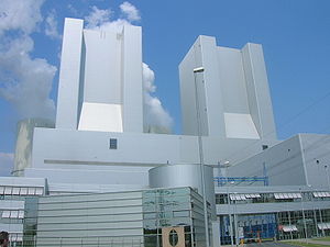 Die beiden Dampferzeuger des Kraftwerk Lippendorf (2006)