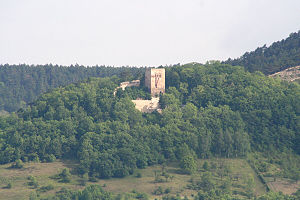 Die Ruine der Lobdeburg, Ansicht aus Richtung Süd (Juli 2005)