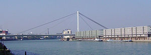  Kurt-Schumacher-Brücke