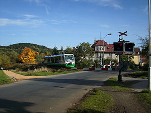 Einfahrender Zug in Mariánské Lázně město