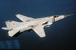 Sowjetische MiG-23 „Flogger“ aufgenommen am 1. Mai 1989