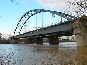 Neue Niederräder Brücke