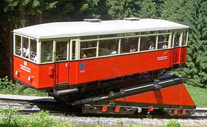 Ehemaliger Beiwagen 3 auf der Güterbühne der Oberweißbacher Bergbahn