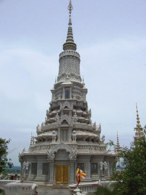 Wat Oudong in der alten Hauptstadt des umkämpften Reiches der Khmer