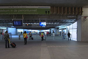 Perrontunnel Station Arnhem, vooringang.jpg