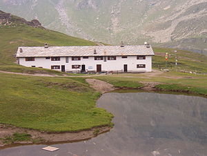 Die Schutzhütte Rifugio Donadena.