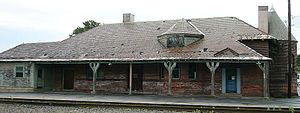 Das vom NRHP als historisch gekennzeichnete Bahnhofsgebäude Old Rouses Point Train Station in Rouses Point