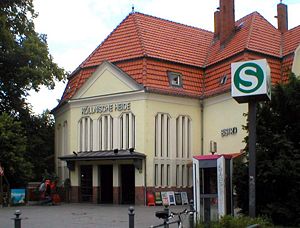 Bahnhof Köllnische Heide entlang der Strecke