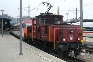 Ee 3/3 II 16612 aus der SNCF-Serie im Bahnhof Basel SBB