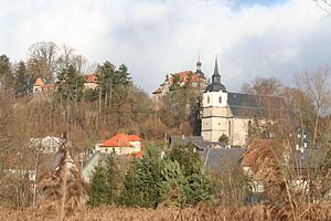 Schlossberg mit der Burg Neuhaus