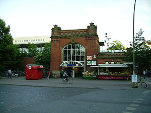 Sternschanze railway station.jpg