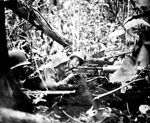 Soldaten im Dschungel bei Cape Gloucester